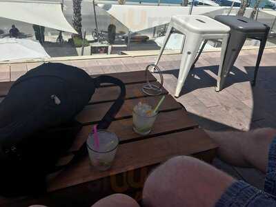 Atlantis Lounge Cafe