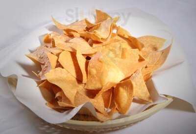 Cuates Burger & Taco Bar