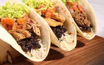 Cuates Burger & Taco Bar