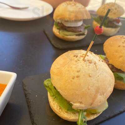 Bar Restaurante La Plaza