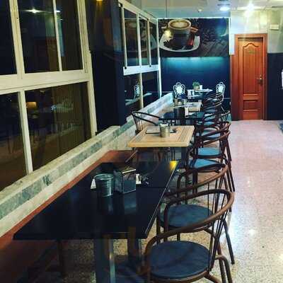 La Prensa Cafe & Pizzas