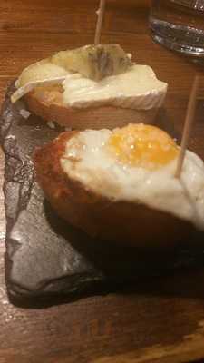 Barra De Pintxos Vía Augusta