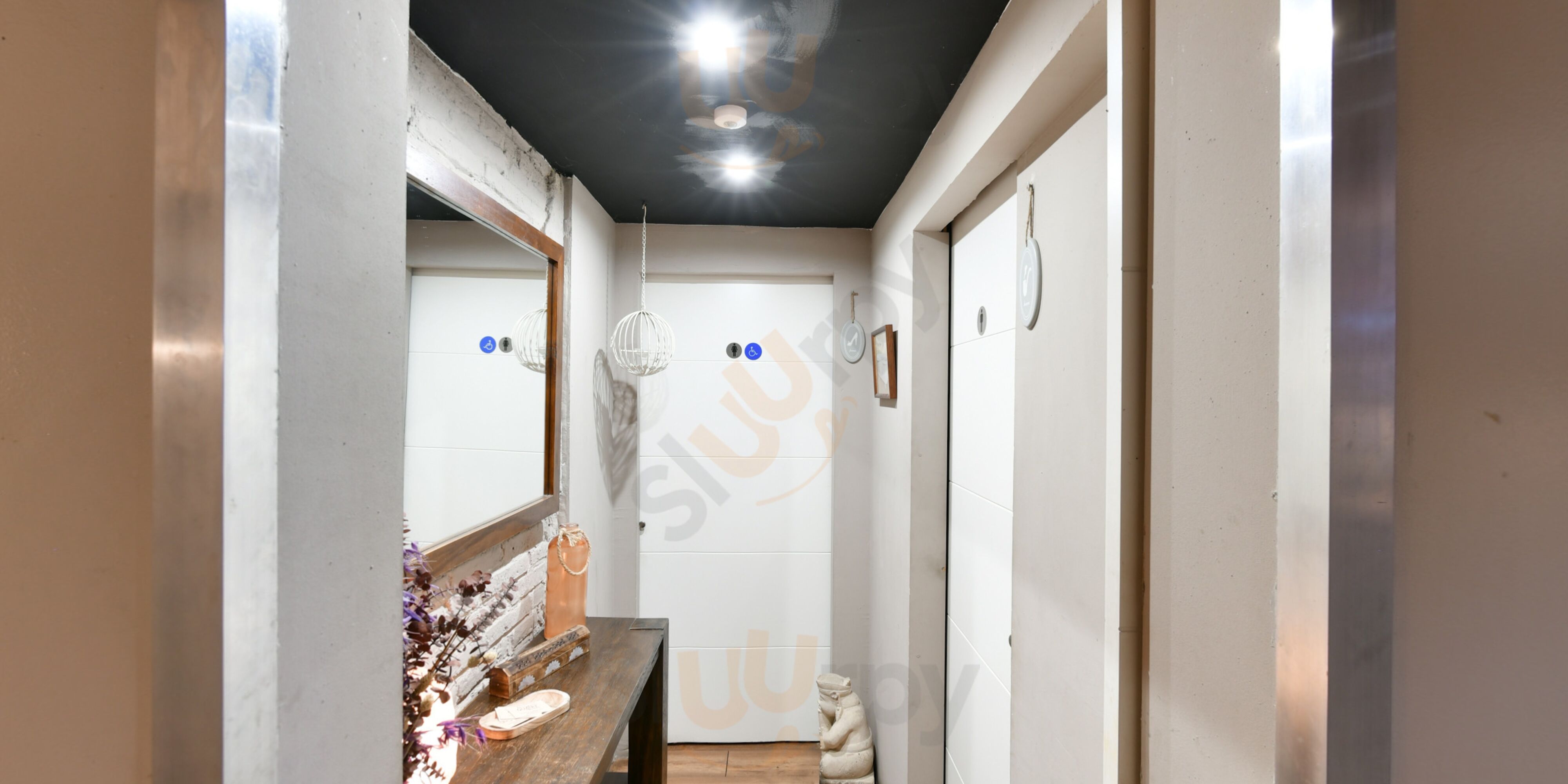 Barra De Pintxos Vía Augusta