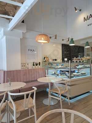 Paral-lel Food & Music Restaurant