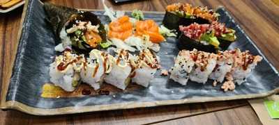 Paral-lel Food & Music Restaurant