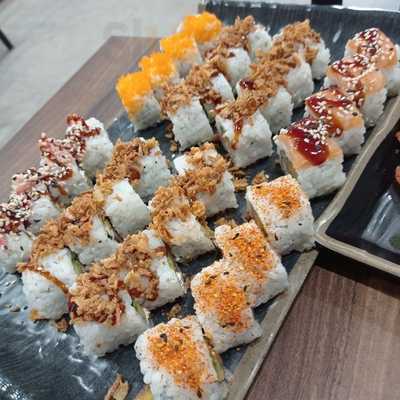 Paral-lel Food & Music Restaurant