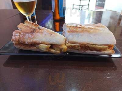 Cafetería Cervecería La Sort