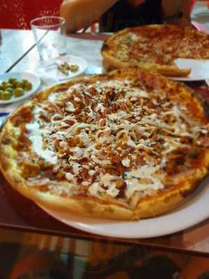 La Prensa Cafe & Pizzas Teatinos