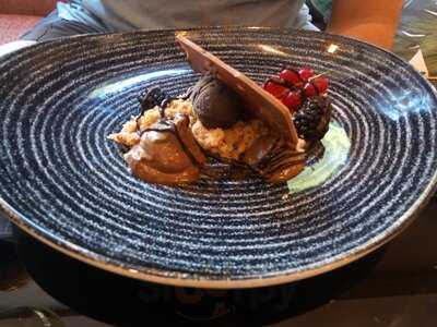 Beluga Bar & Kitchen