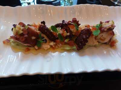 Beluga Bar & Kitchen