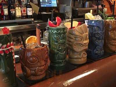 White Florida Bar Cocteleria & Street Food