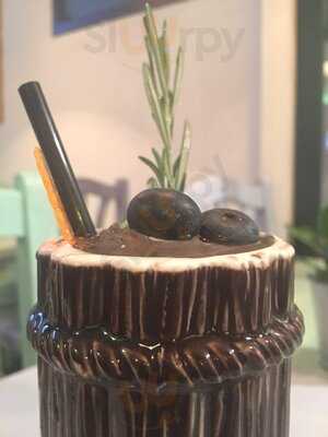 White Florida Bar Cocteleria & Street Food