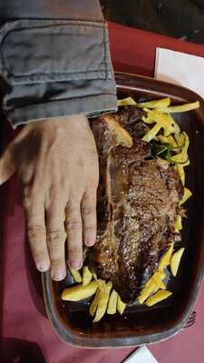 Martin's Bar & Restaurant