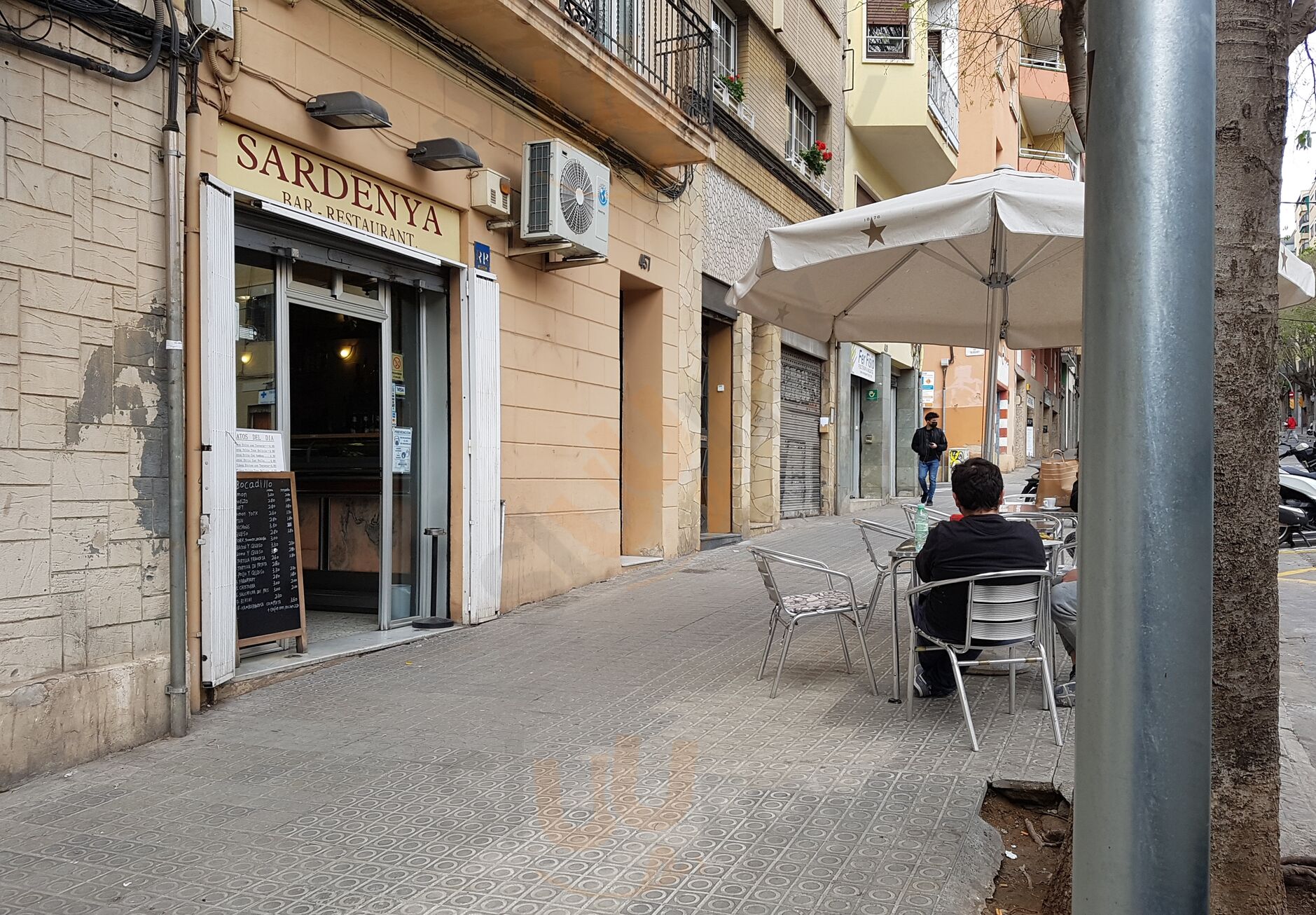 Sardenya Bar