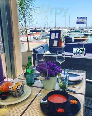 Seafood & Wine Lounge