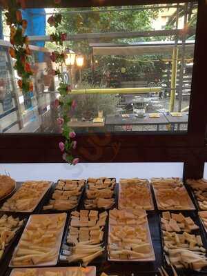 Cafe Poetique Le Jardin