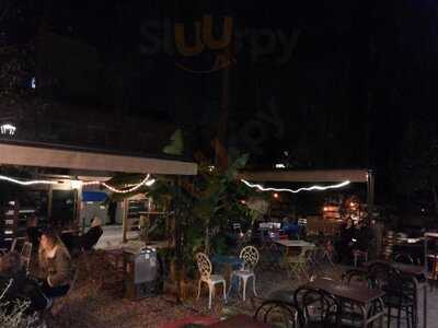 Cafe Poetique Le Jardin