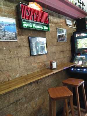 Paris 182 Pizza House