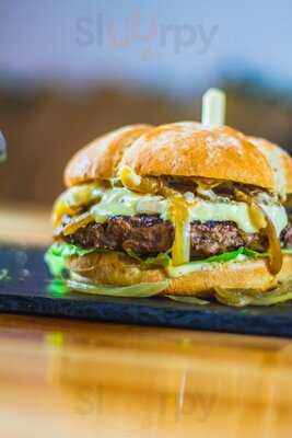 Bistro Urban Food & Drinks