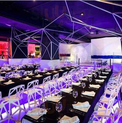 Showroom Fashion Bar