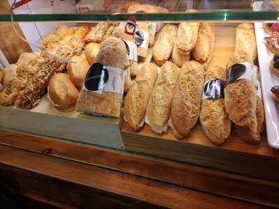 Santa Gloria Coffee & Bakery