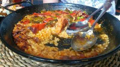 Paella Y Mucho Más
