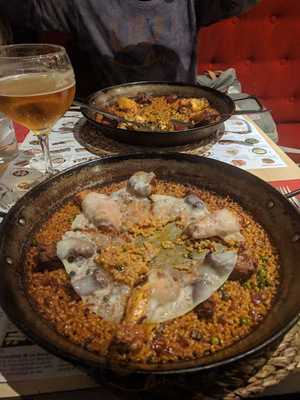 Paella Y Mucho Más