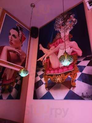 La Iglesia Bar & Gallery