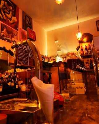 La Iglesia Bar & Gallery