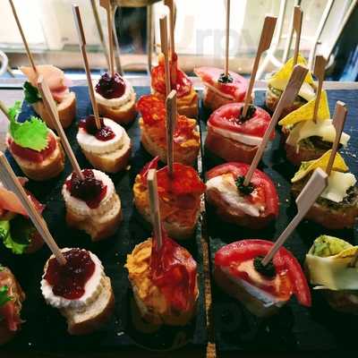 La Iglesia Bar & Gallery