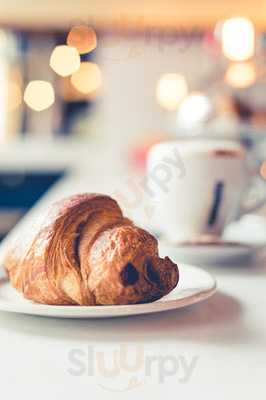 353 Avenue Restaurant