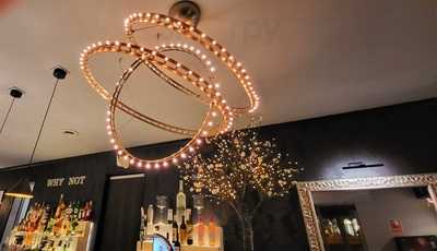 353 Avenue Restaurant