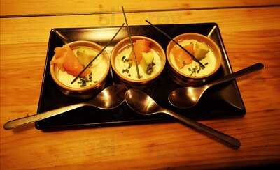 Un Lugar Lounge & Resto Bar