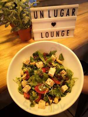 Un Lugar Lounge & Resto Bar