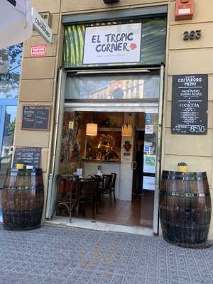 El Tropic Corner