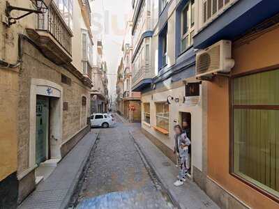 Confusione Pizza & Bar