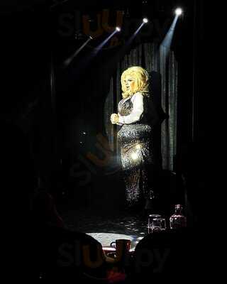 Queenz Cabaret Restaurant