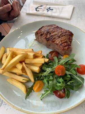 Barbuda Beach Bar & Grill