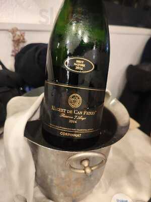 Debut Restaurant - Photo 7