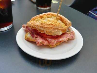 Trikuharri Bar Restaurant