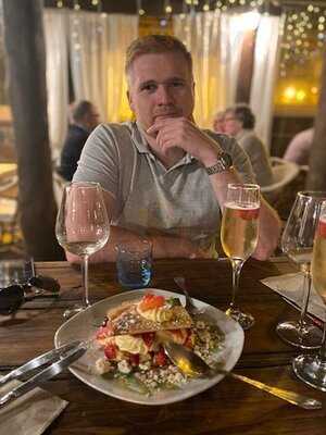 Blue Explorers Bar & Grill