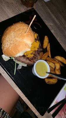 Tropi Q Food And Cocktails