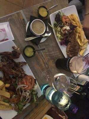 Tropi Q Food And Cocktails