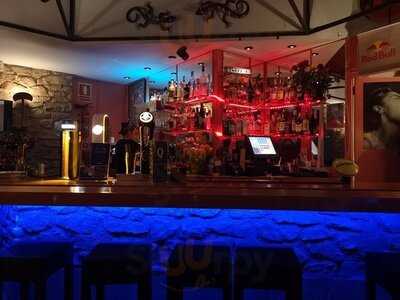 Tropi Q Food And Cocktails