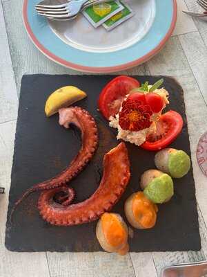 Malecon Restaurante & Copas