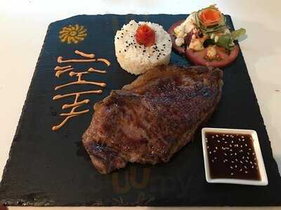 The White Bar & Grill