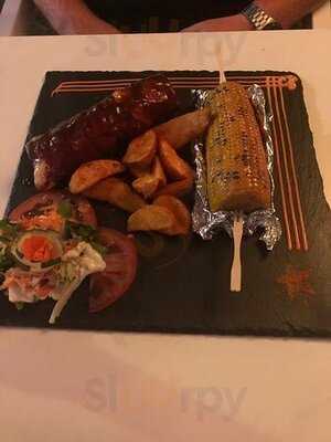 The White Bar & Grill