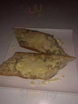 The White Bar & Grill