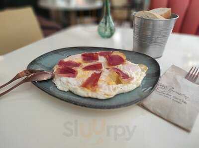 Carmen Gastro Bar Gin Club