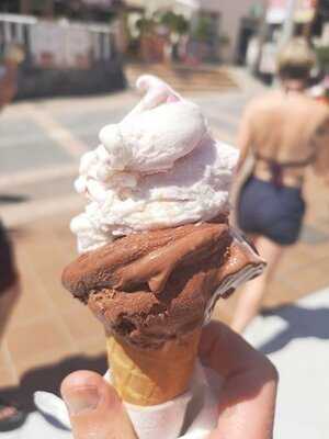 Gelateria Fior Di Latte